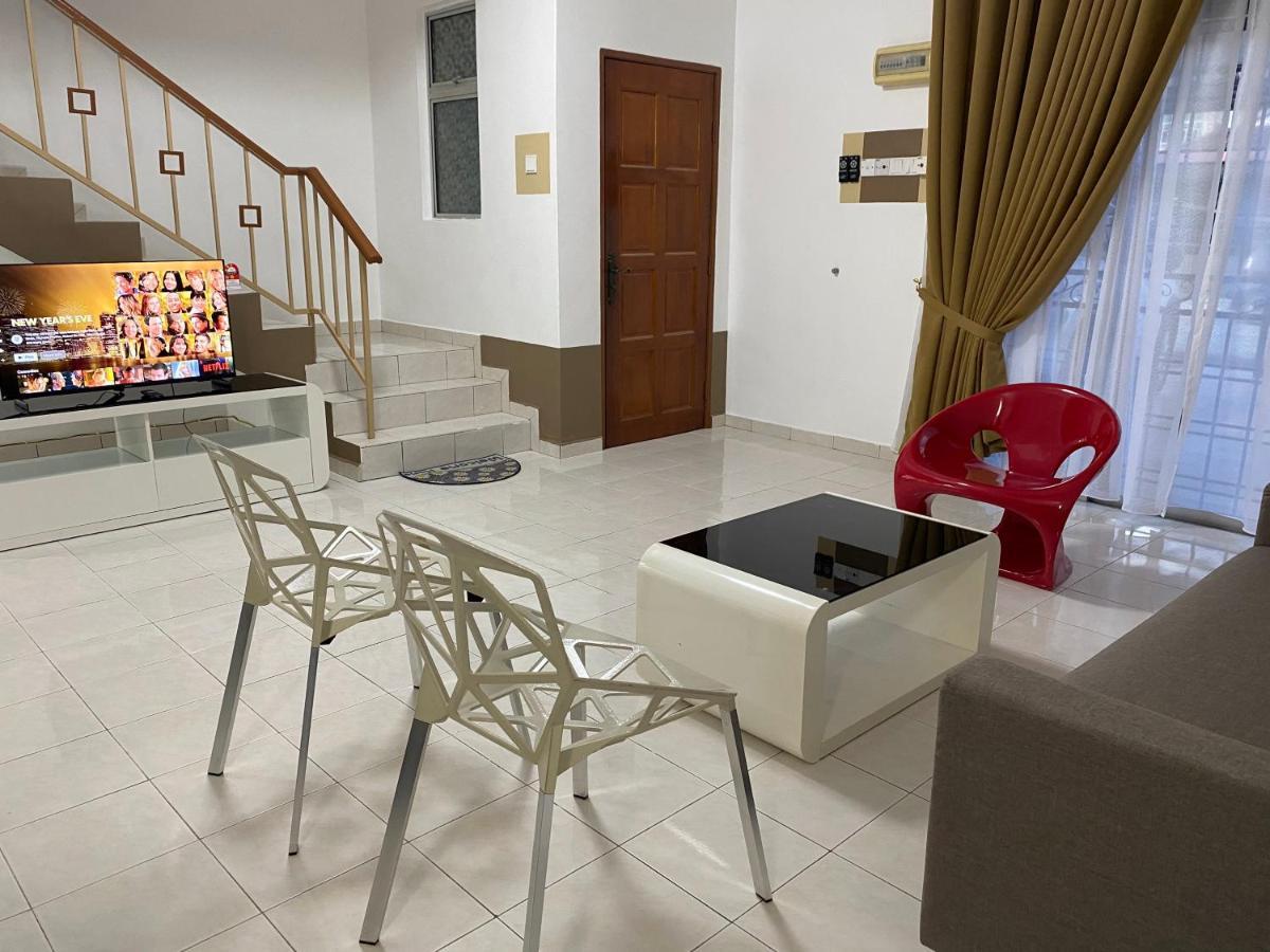 Comfy Sutera Seberang Jaya Villa Kampong Belah Dua Exterior photo