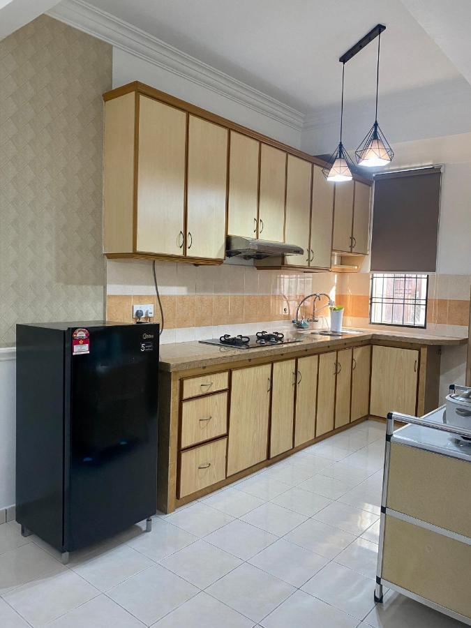 Comfy Sutera Seberang Jaya Villa Kampong Belah Dua Exterior photo
