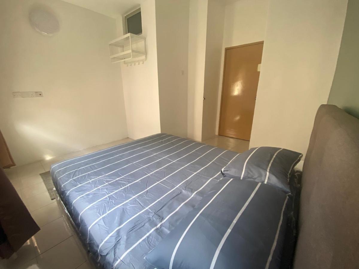 Comfy Sutera Seberang Jaya Villa Kampong Belah Dua Exterior photo